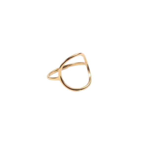 anillo ovalado de acero con baño de oro