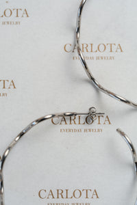 Aros ondulados de acero en detalle