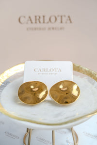 Aros dorados texturizados CARLOTA