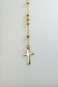 Collar Rosario en acero qirúrgico y baño de oro con  cruz, CARLOTA