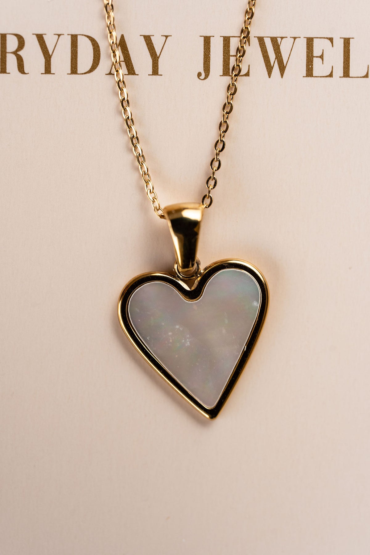 Collar oro con pendiente corazón blanco CARLOTA