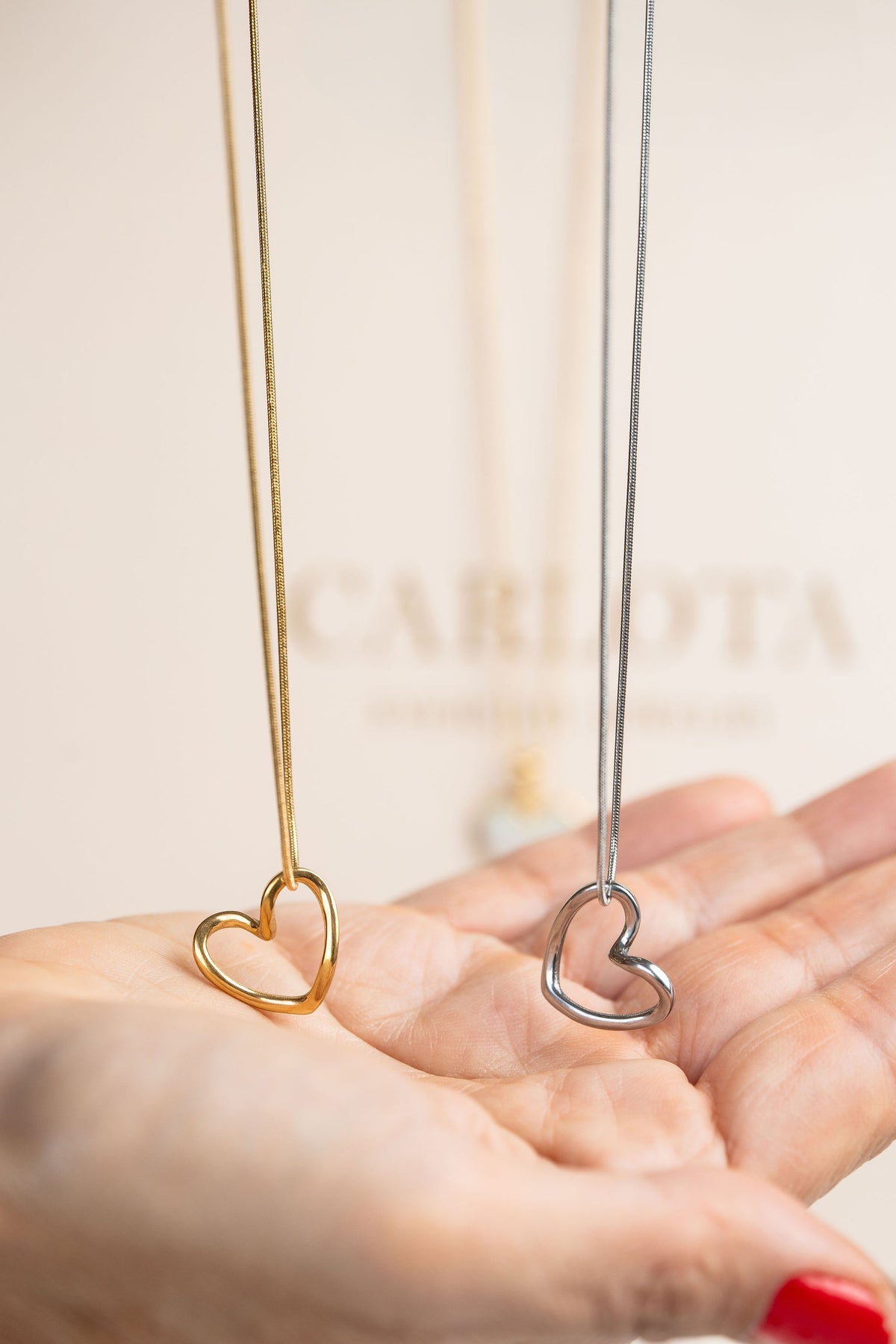 Collares de acero quirúrgico con pendiente corazón