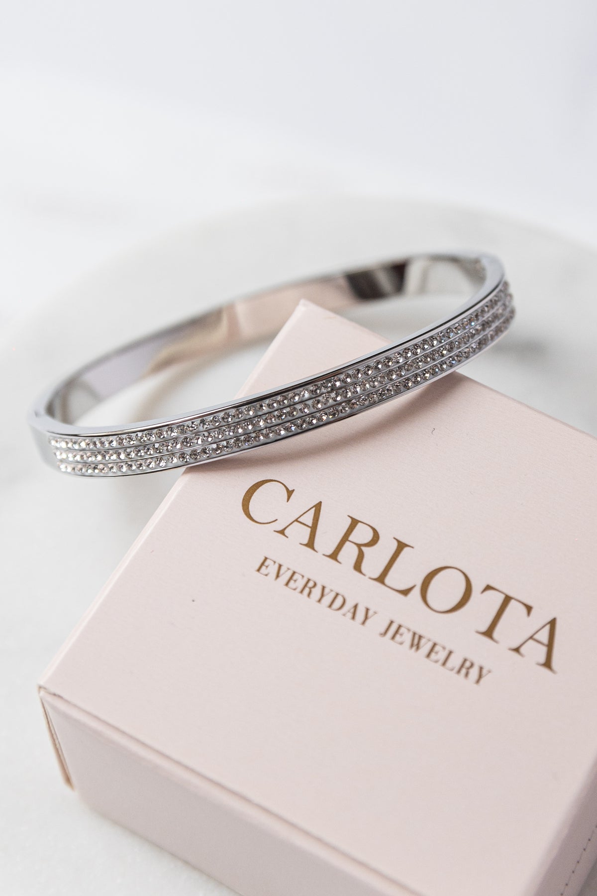 Pulsera de acero y circonitas en caja de CARLOTA