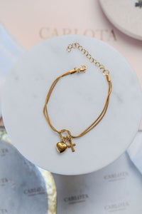 Pulsera de acero dorado con dije de corazon MUM y cruz